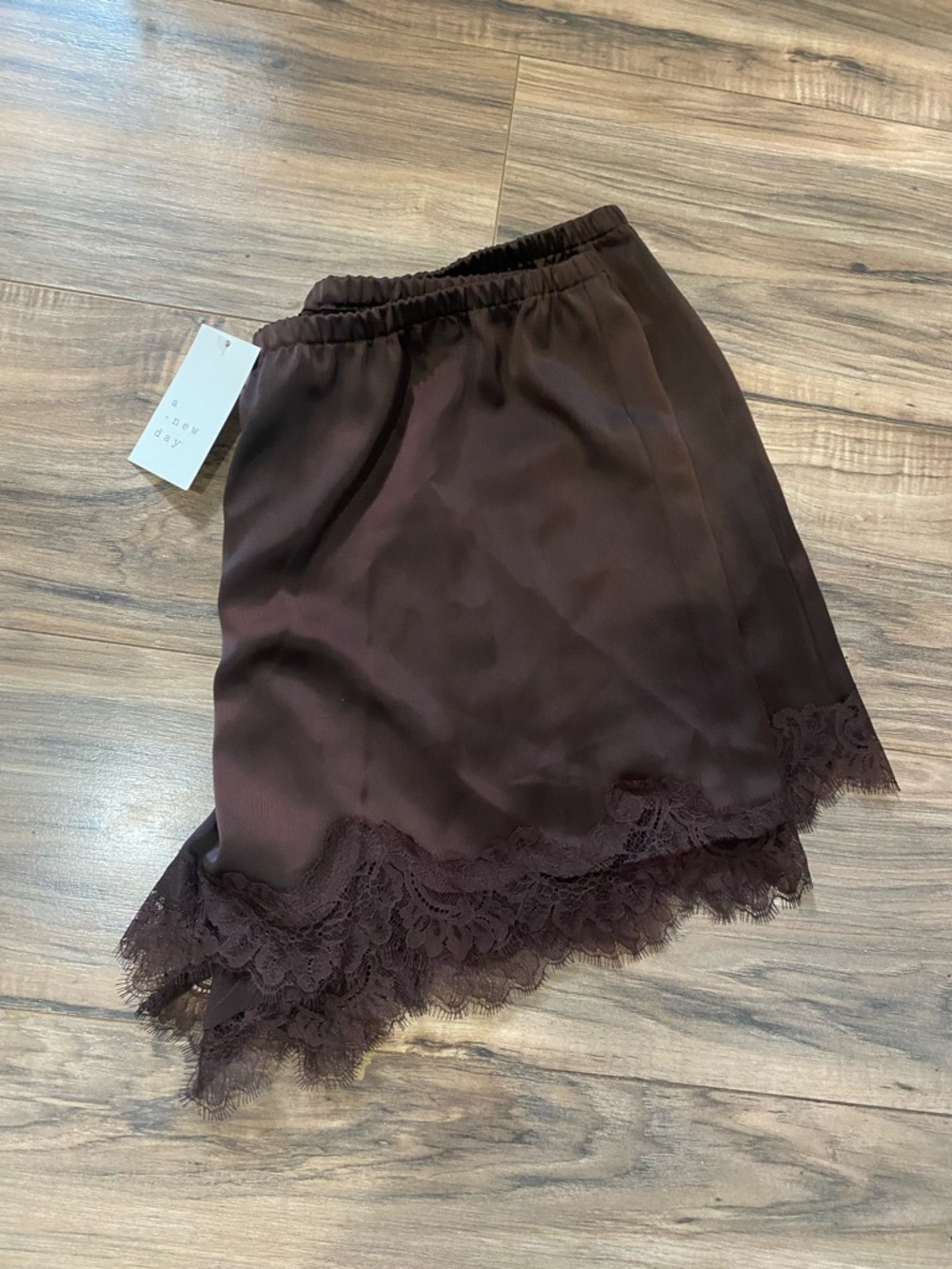 NWT  Lace Trim Shorts Women’s Large Brown - Picture 5 of 6